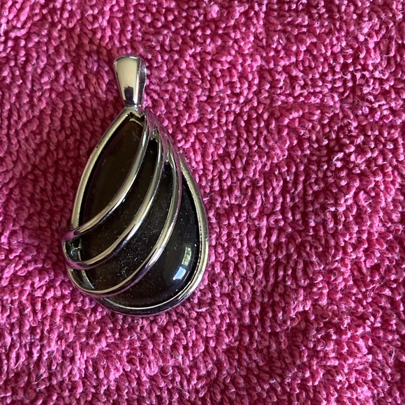 Assorted Pendant Collection - Picture 2 of 9